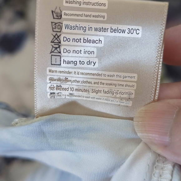 A Lady 100% Silk Maxi Sleeveless Dress - Picture 14 of 15